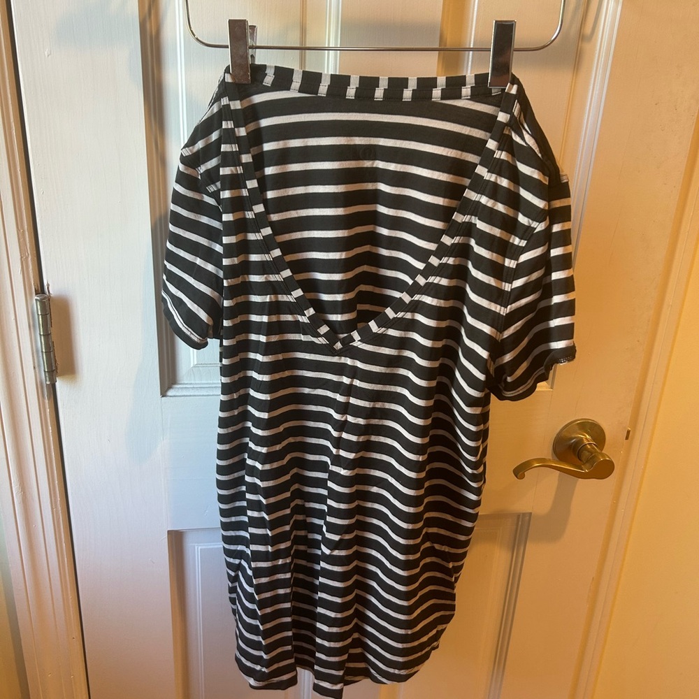 lululemon athletica Black & White Striped V‑Neck Short Sleeve Tee